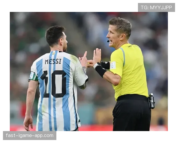 背后犯规判罚标准如何界定？这类犯规为何经常被忽视？