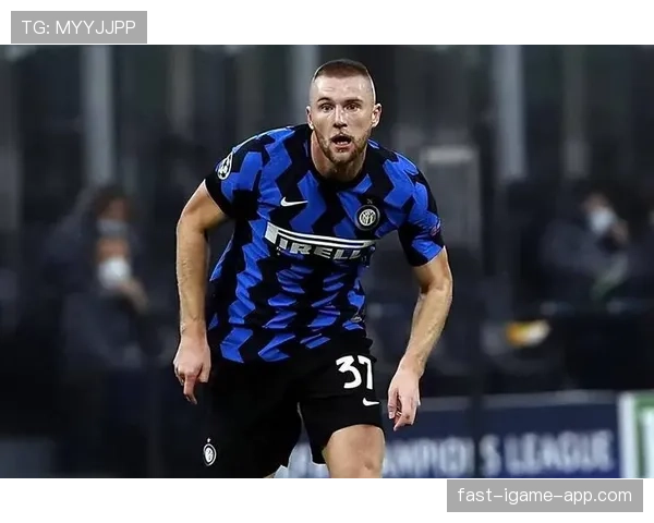 乌加特如何重塑巴黎中场防守体系？